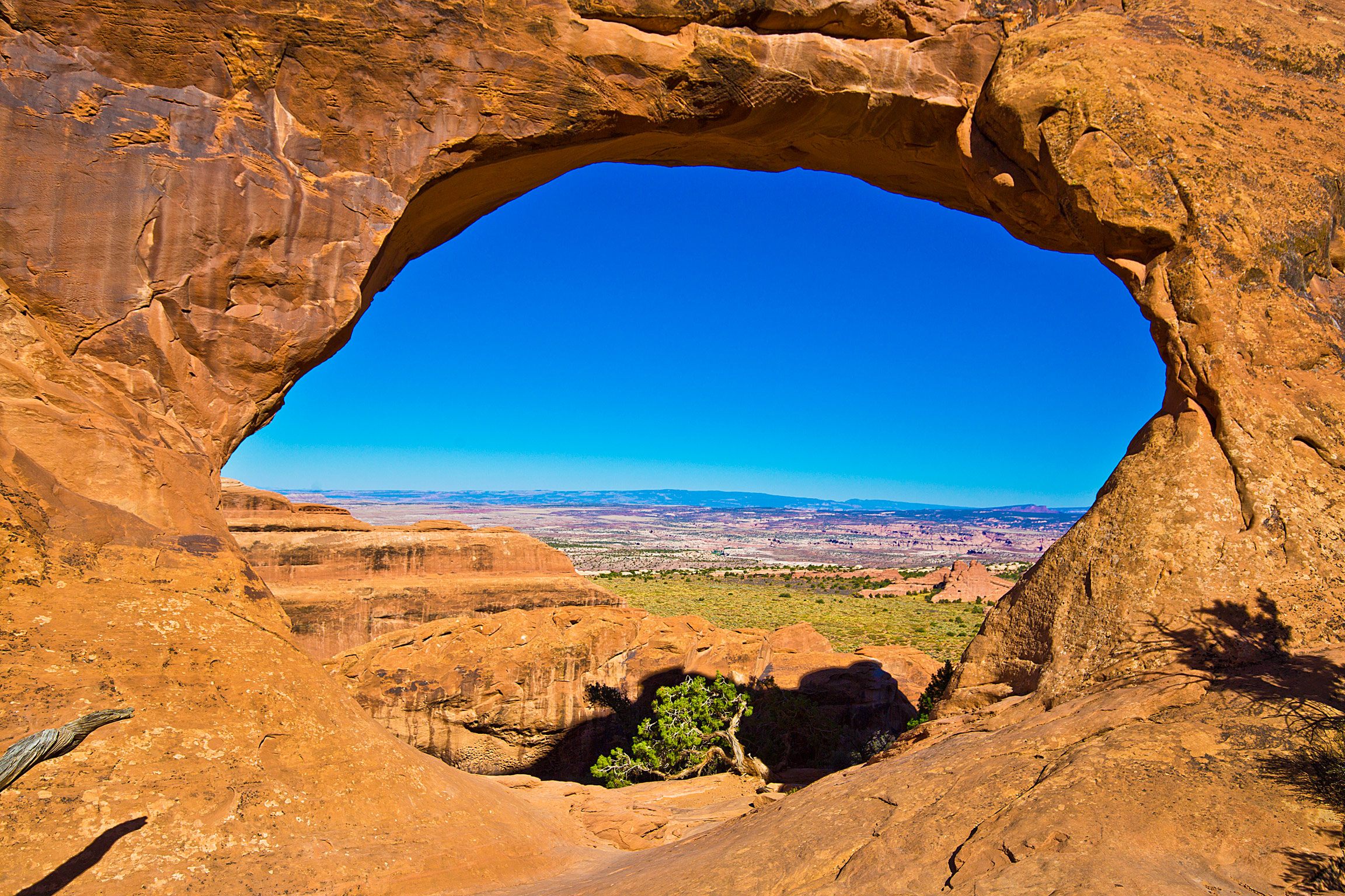 throughthearch_compressed