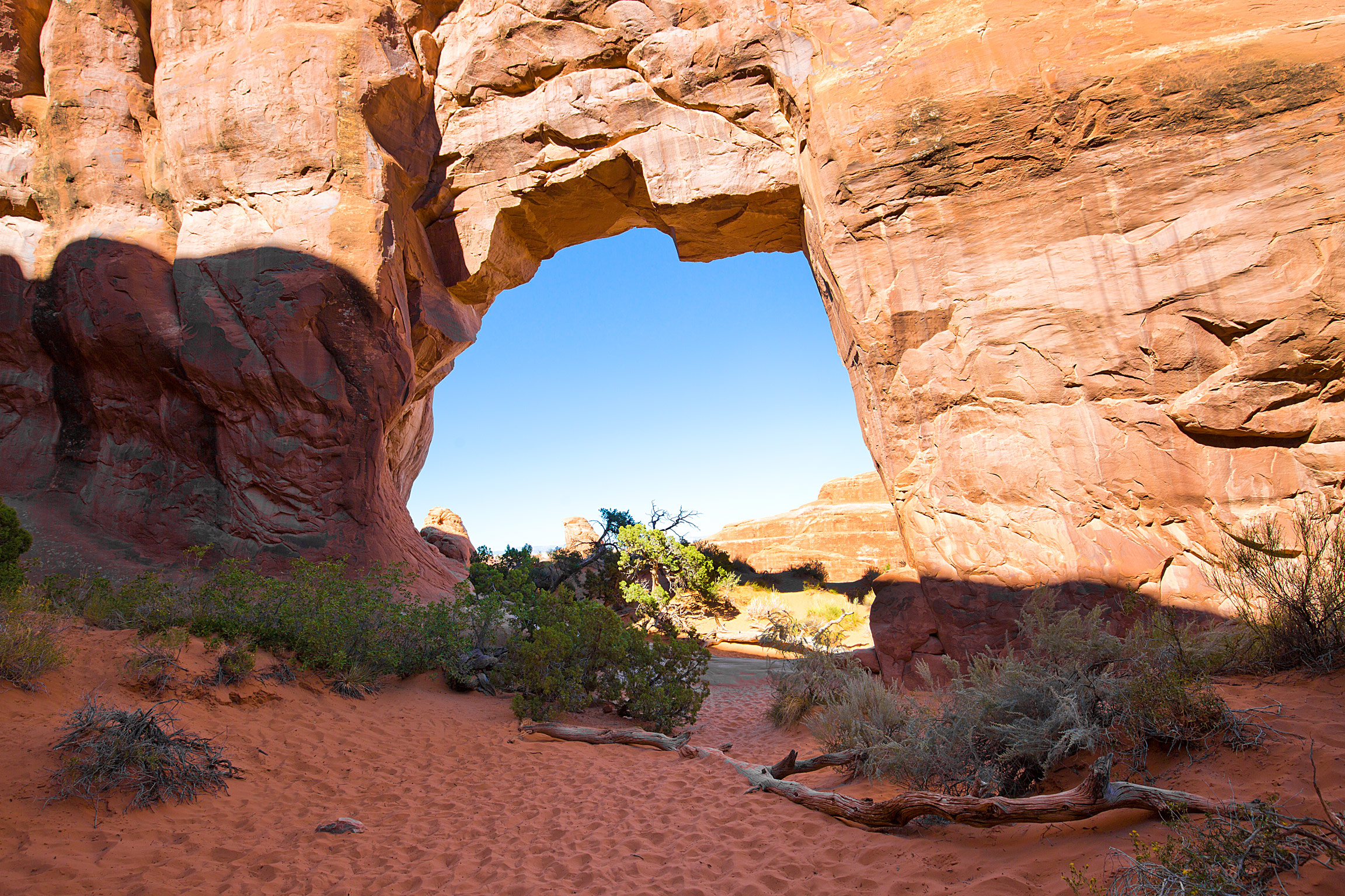 throughtheotherarch_compressed